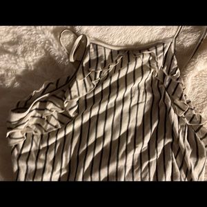 Shoulder hole tank top brand new